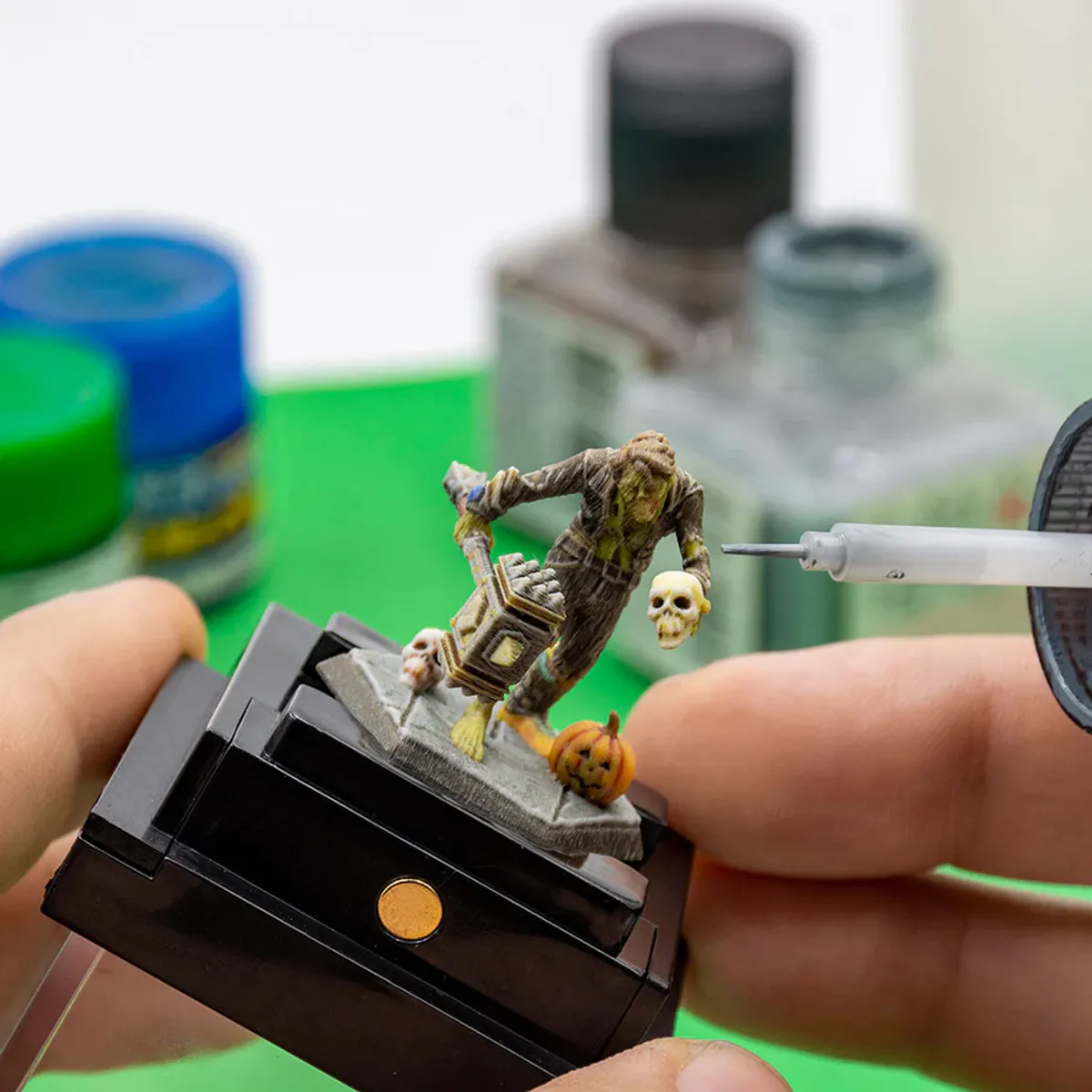 Character Clamp - Secure 1 Inch Miniature Display (Ultra Pro)